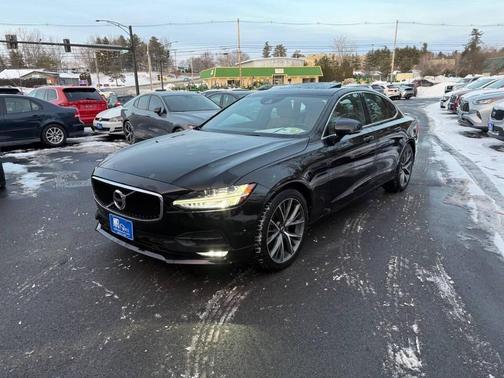 2017 Volvo S90 T6 Momentum