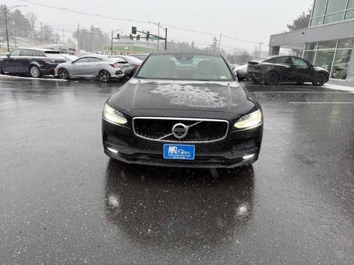 2017 Volvo S90 T6 Momentum