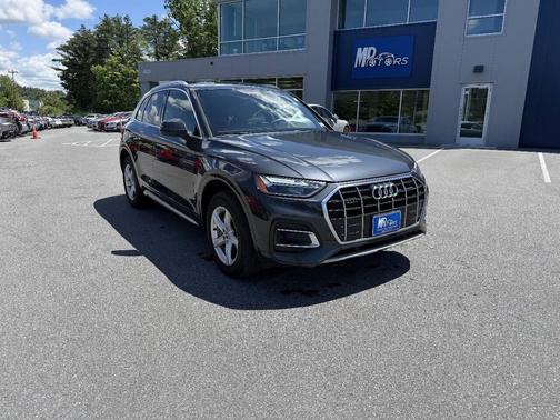 Manhattan Gray Metallic 2023 Audi Q5 40 Premium