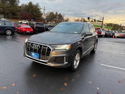 2023 Audi Q7 45 Premium Plus