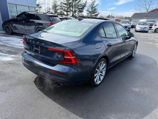2019 Volvo S60 T5 Momentum