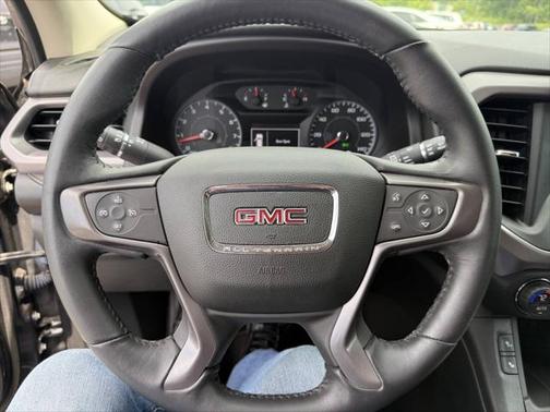 2017 GMC Acadia SLE-2