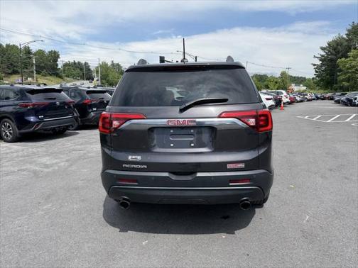 2017 GMC Acadia SLE-2
