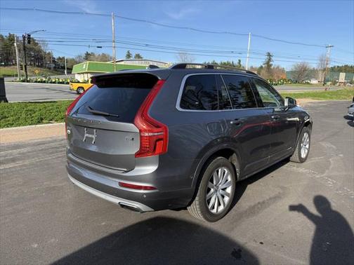 2018 Volvo XC90 T6 Momentum