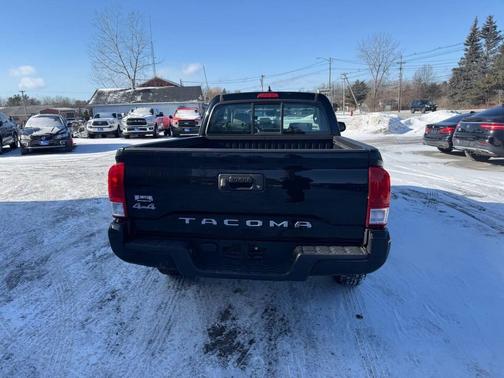 2017 Toyota Tacoma SR