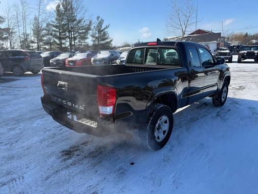 2017 Toyota Tacoma SR