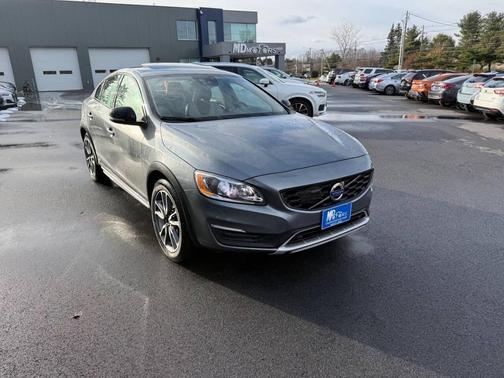 2018 Volvo S60 Cross Country T5