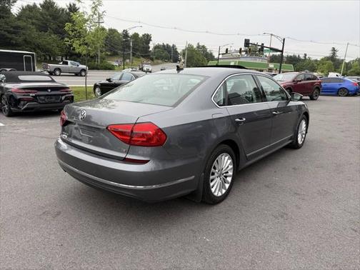 2016 Volkswagen Passat 1.8T SE