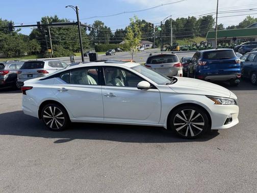 2019 Nissan Altima 2.5 Platinum