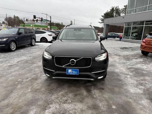 2016 Volvo XC90 T6 Momentum