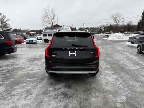 2016 Volvo XC90 T6 Momentum