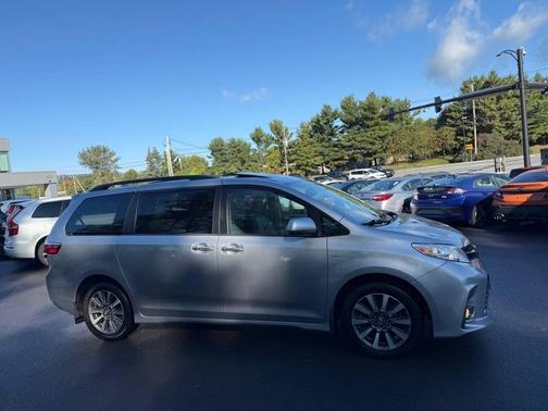 2018 Toyota Sienna XLE Premium