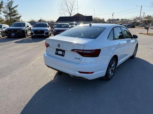 Pure White 2019 Volkswagen Jetta 1.4T R-Line