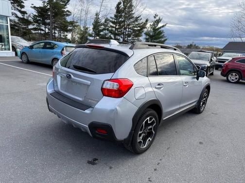 Ice Silver Metallic 2017 Subaru Crosstrek 2.0i Limited