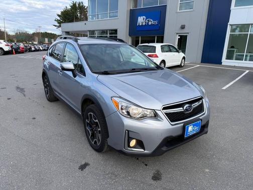 Ice Silver Metallic 2017 Subaru Crosstrek 2.0i Limited