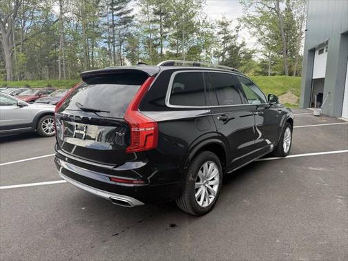 2016 Volvo XC90 T6 Momentum