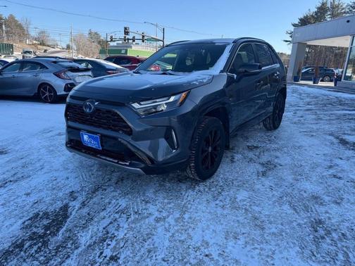 2024 Toyota RAV4 Hybrid SE