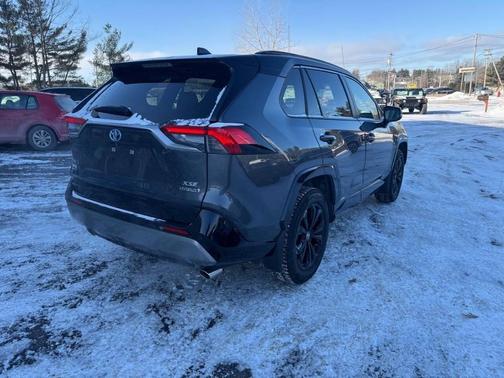 2024 Toyota RAV4 Hybrid SE