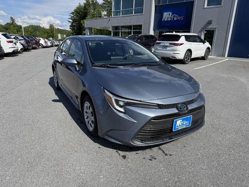 Celestite 2023 Toyota Corolla Hybrid SE
