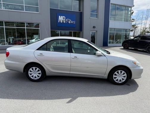 Lunar Mist Metallic 2005 Toyota Camry Base