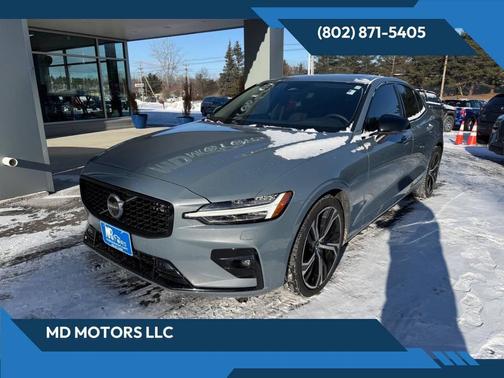 2024 Volvo S60 B5 Plus Dark Theme