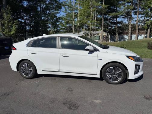 2020 Hyundai IONIQ Plug-In Hybrid SEL