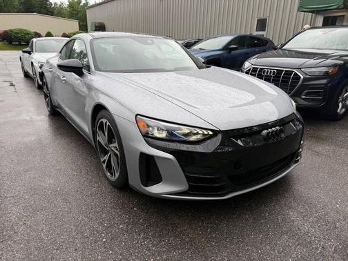 Florett Silver Metallic 2022 Audi e-tron GT Premium Plus