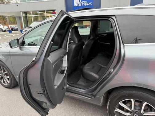 2017 Volvo XC60 T6 Dynamic