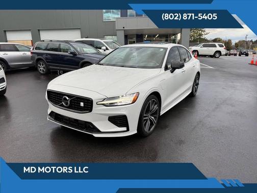2022 Volvo S60 Recharge Plug-In Hybrid T8 R-Design Expression