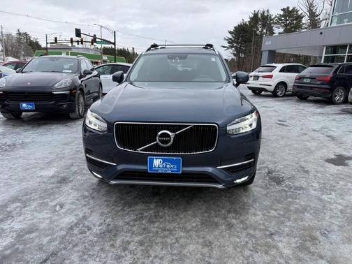 2018 Volvo XC90 T6 Momentum