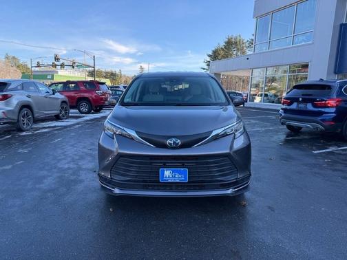 2021 Toyota Sienna LE