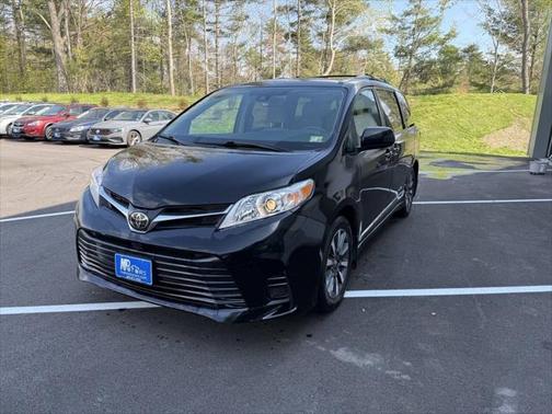 2019 Toyota Sienna LE