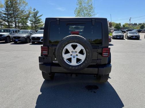 Black Clearcoat 2012 Jeep Wrangler Sahara