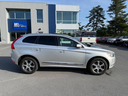 Bright Silver Metallic 2015 Volvo XC60 T6