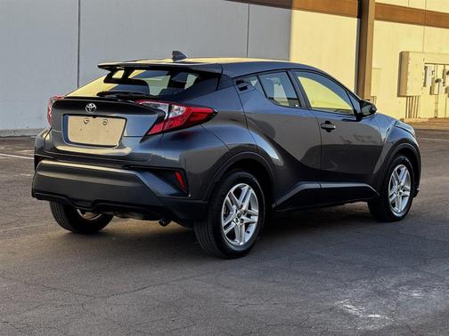 2021 Toyota C-HR LE