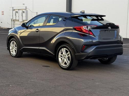 2021 Toyota C-HR LE