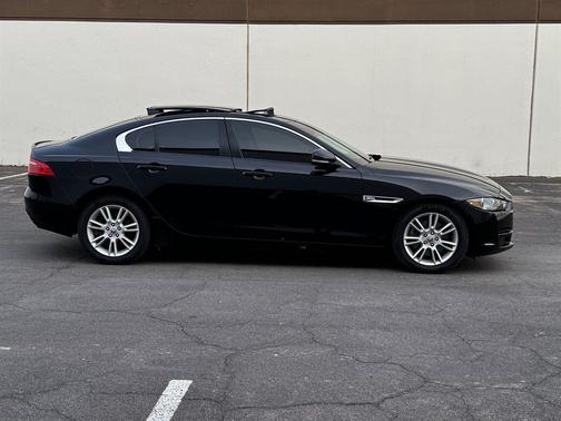 2018 Jaguar XE 25t Premium