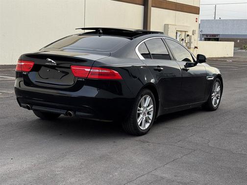 2018 Jaguar XE 25t Premium