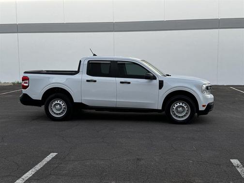 Oxford White 2024 Ford Maverick XL