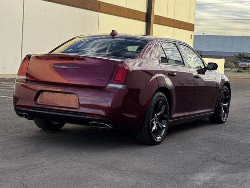 2020 Chrysler 300 Touring