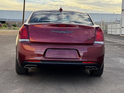 2020 Chrysler 300 Touring