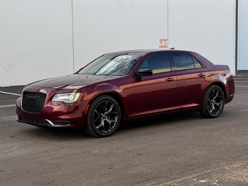 2020 Chrysler 300 Touring