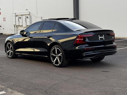 2024 Volvo S60 B5 - Core