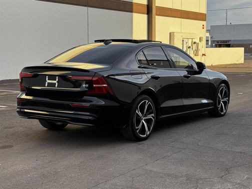 2024 Volvo S60 B5 - Core