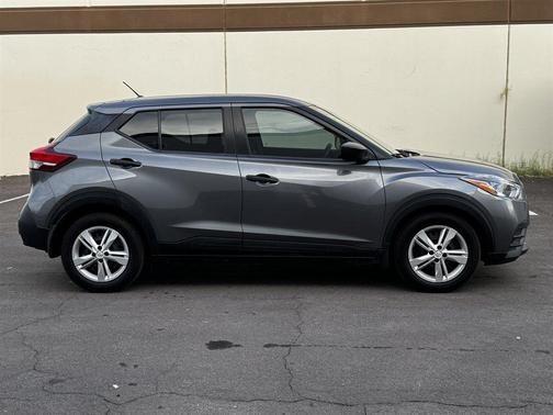 2020 Nissan Kicks S