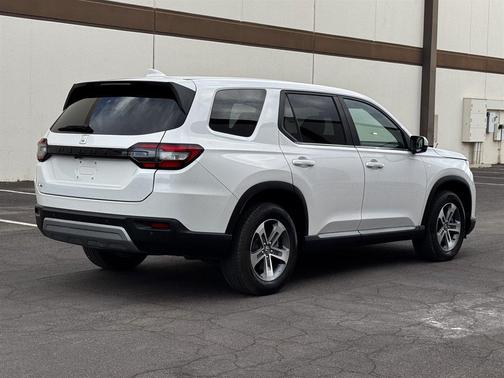 White 2025 Honda Pilot EX-L