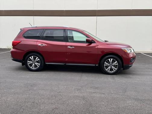 2017 Nissan Pathfinder S