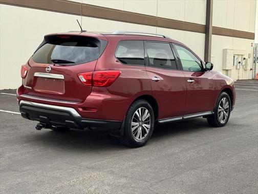 2017 Nissan Pathfinder S