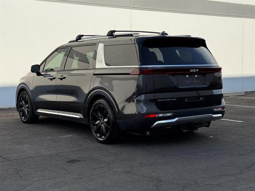 Charcoal 2022 Kia Carnival SX