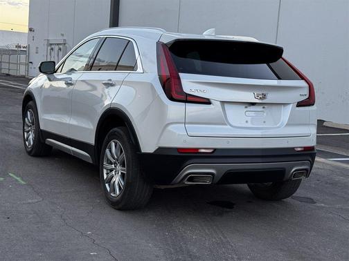 2022 Cadillac XT4 Premium Luxury